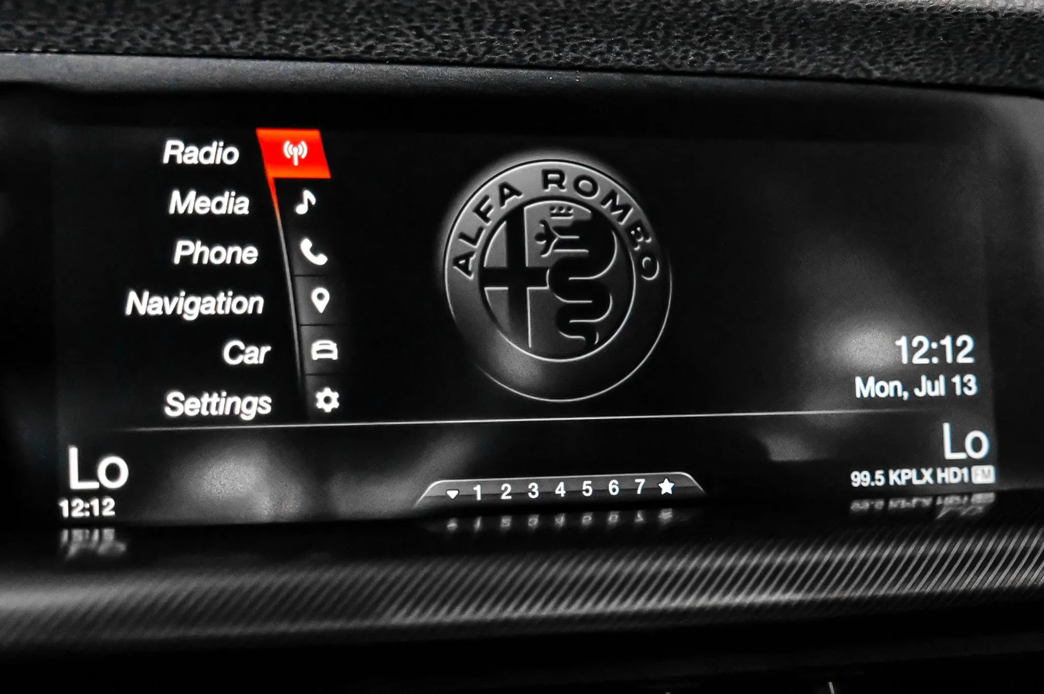 Used 2018 Alfa Romeo Stelvio Ti AWD/4WD image 29