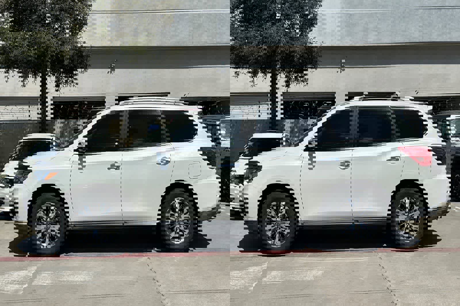 Used 2017 Nissan Pathfinder SV w/ Cargo Package image 6