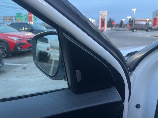 Certified 2022 Nissan Kicks SR image 11