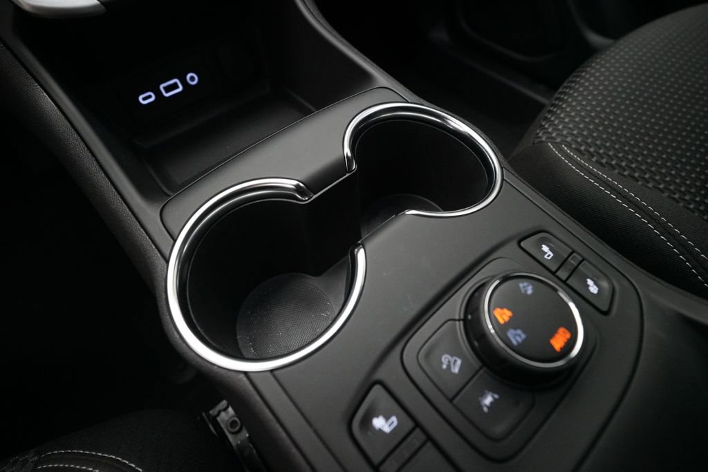 Used 2024 GMC Terrain SLE w/ Driver Convenience Package image 15