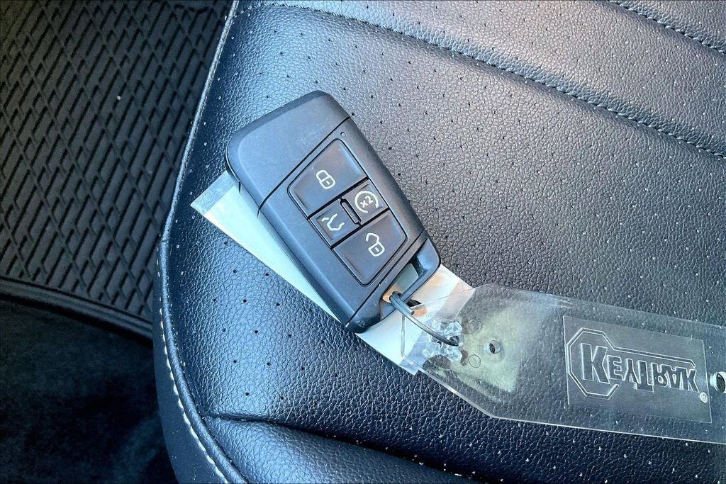 Used 2024 Volkswagen Tiguan SE R-Line image 36