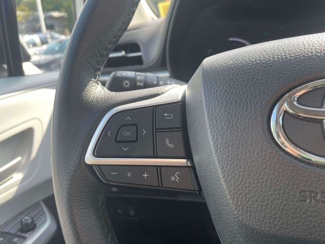Certified 2025 Toyota Sienna XLE FWD image 24