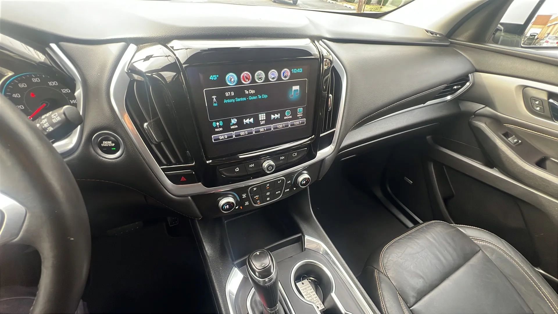 Used 2019 Chevrolet Traverse LT w/ LT Premium Package image 23