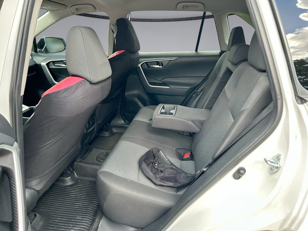 Used 2025 Toyota RAV4 XLE FWD image 30