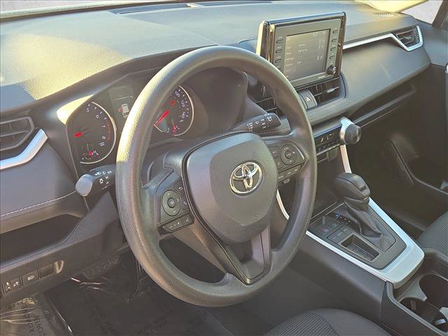 Used 2021 Toyota RAV4 LE FWD image 10