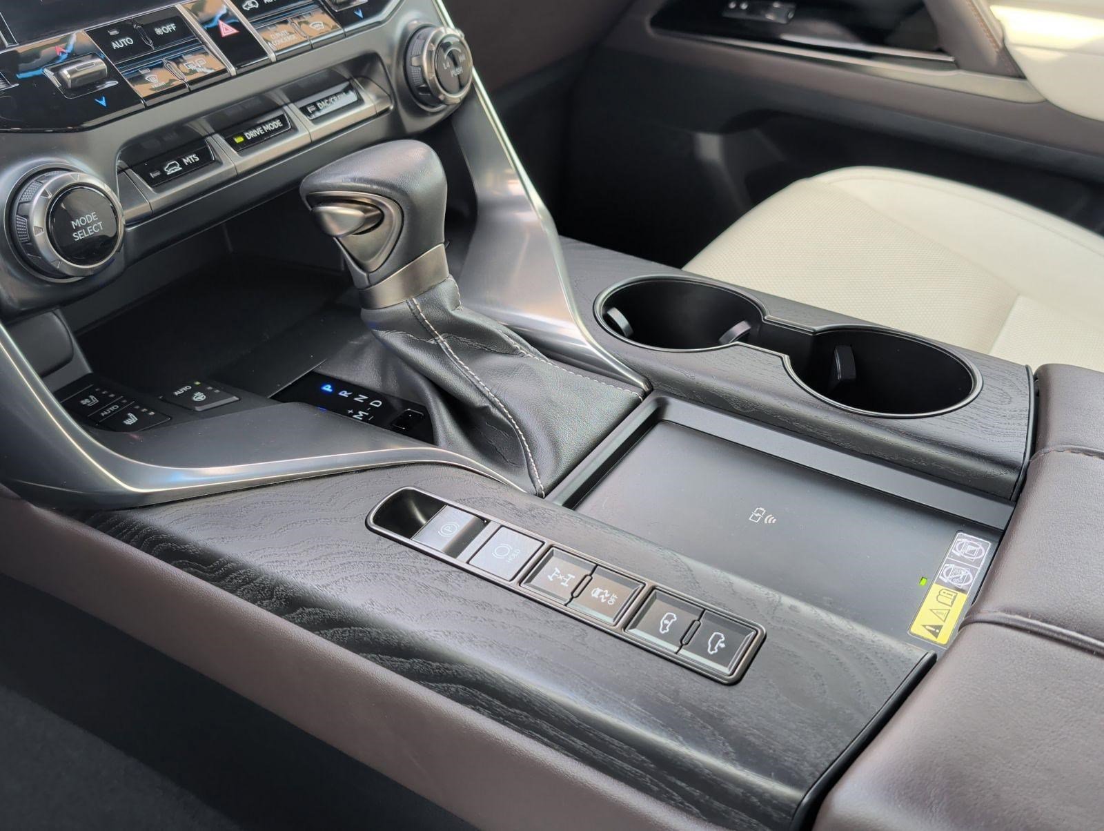 Used 2023 Lexus LX 600 4WD w/ Accessory Package (Z1) image 21