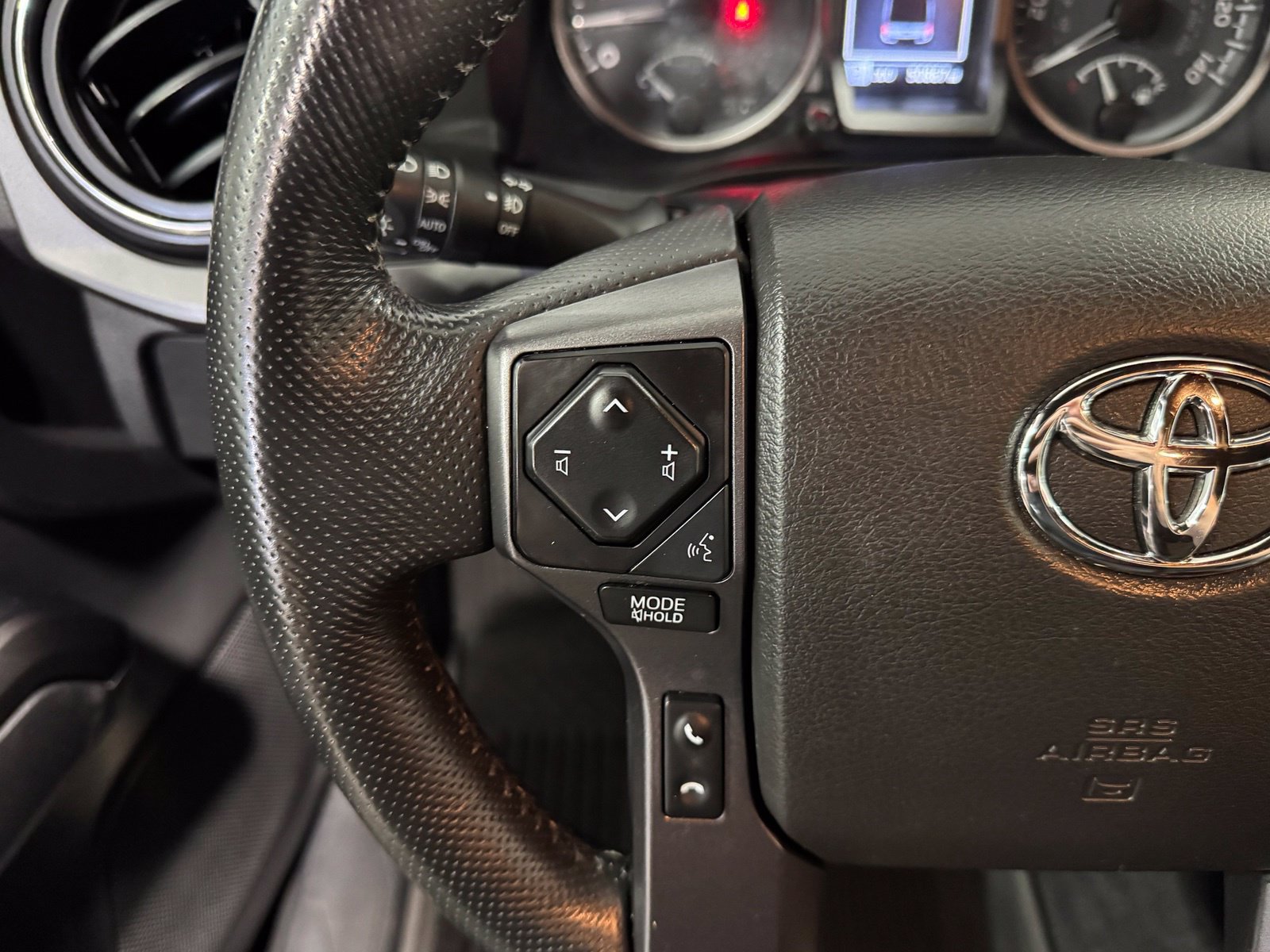Used 2022 Toyota Tacoma TRD Sport AWD/4WD image 21