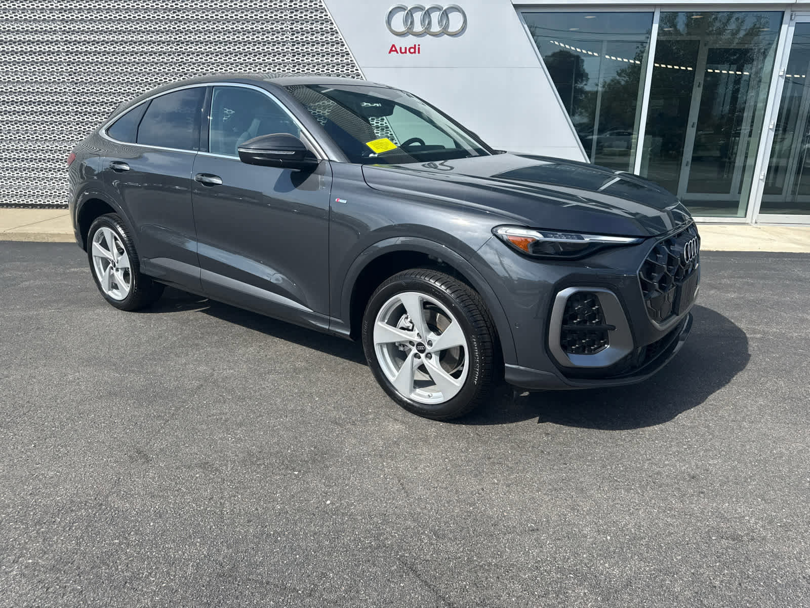 New 2025 Audi Q5 Premium Plus image 2