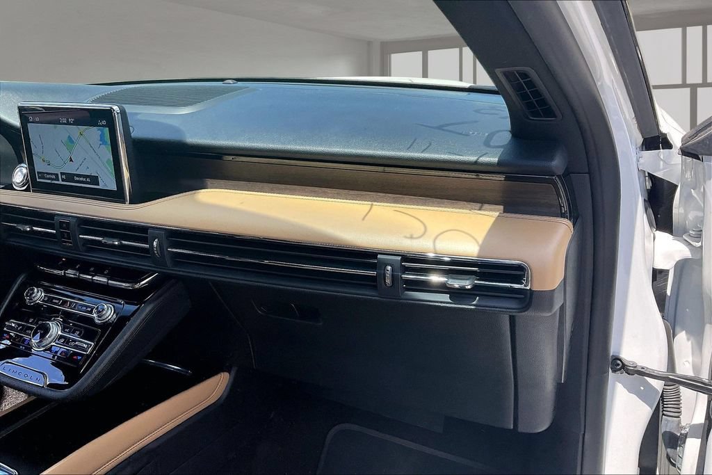 Used 2022 Lincoln Corsair Reserve w/ Elements Package FWD image 23