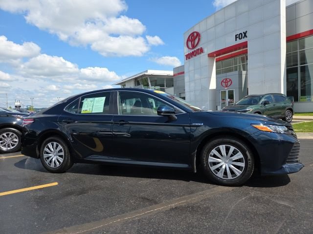 Used 2018 Toyota Camry LE FWD image 1