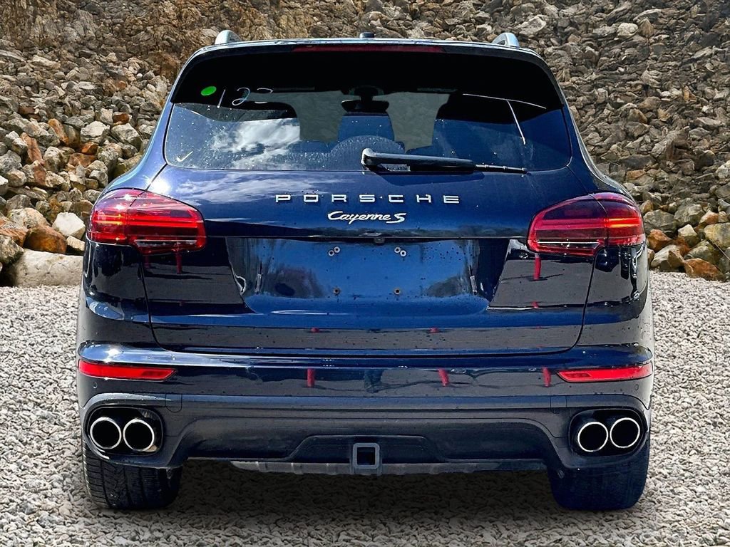 Used 2018 Porsche Cayenne S w/ Premium Package AWD/4WD image 4
