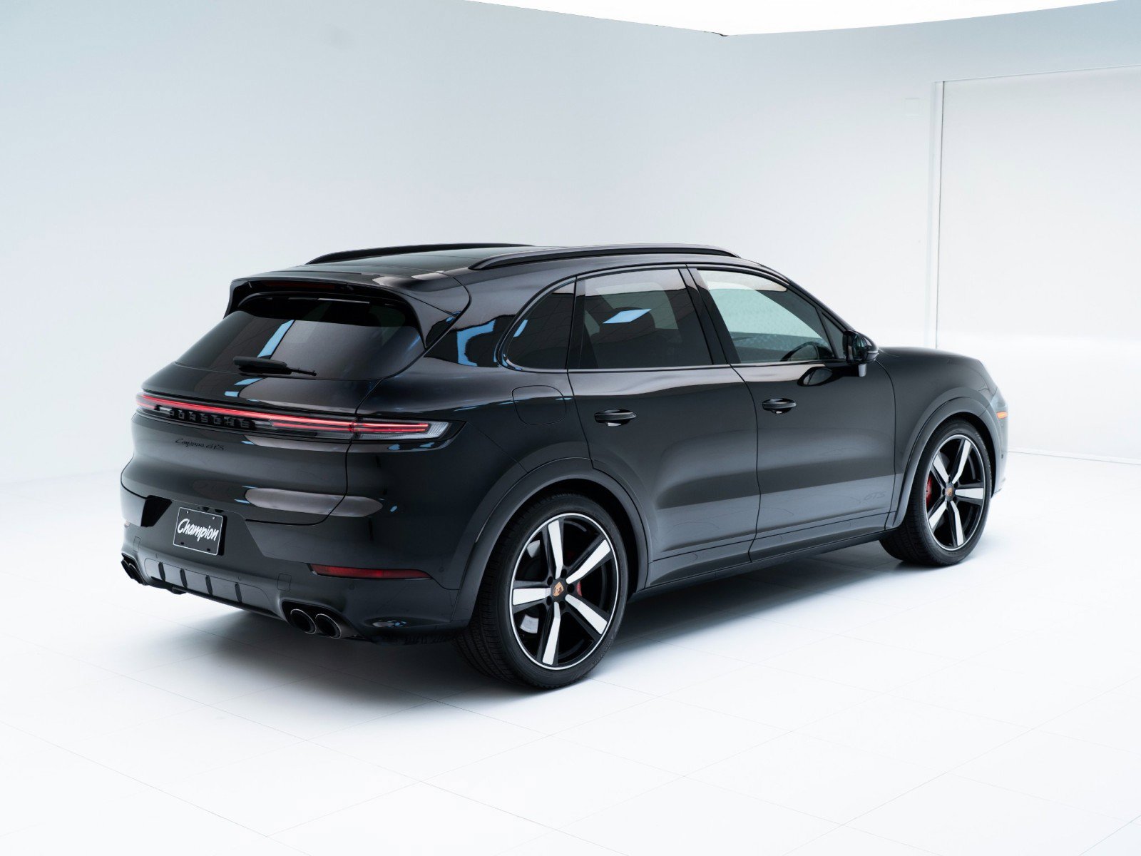 Certified 2025 Porsche Cayenne GTS image 9