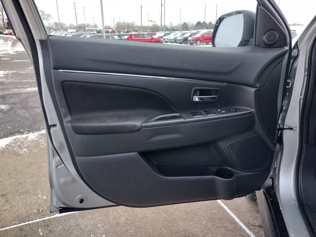 Used 2021 Mitsubishi Outlander Sport ES image 18