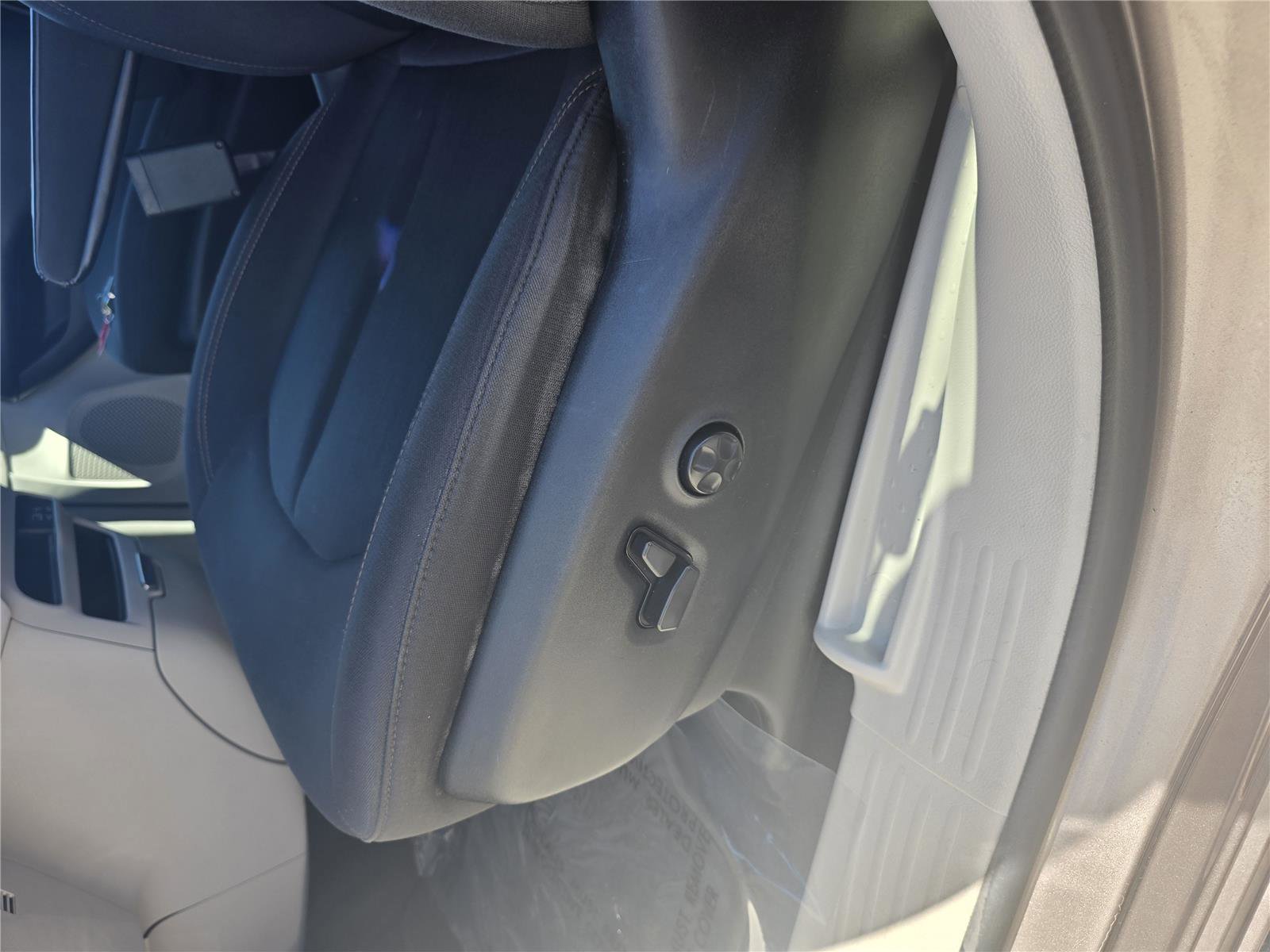 Used 2018 Chrysler Pacifica LX w/ Tire & Wheel Group FWD image 14