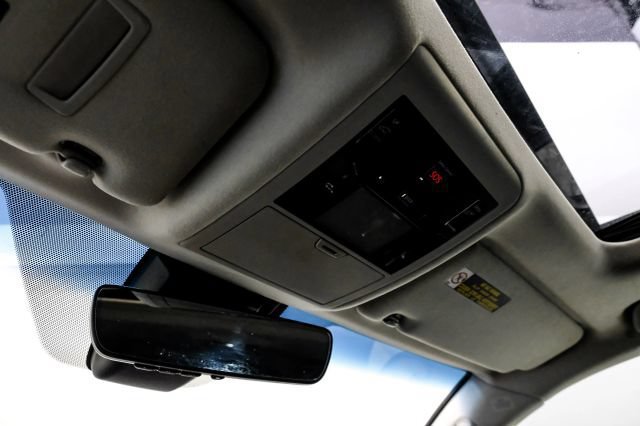 Used 2021 Lexus LX 570 4WD w/ Luxury Package image 26