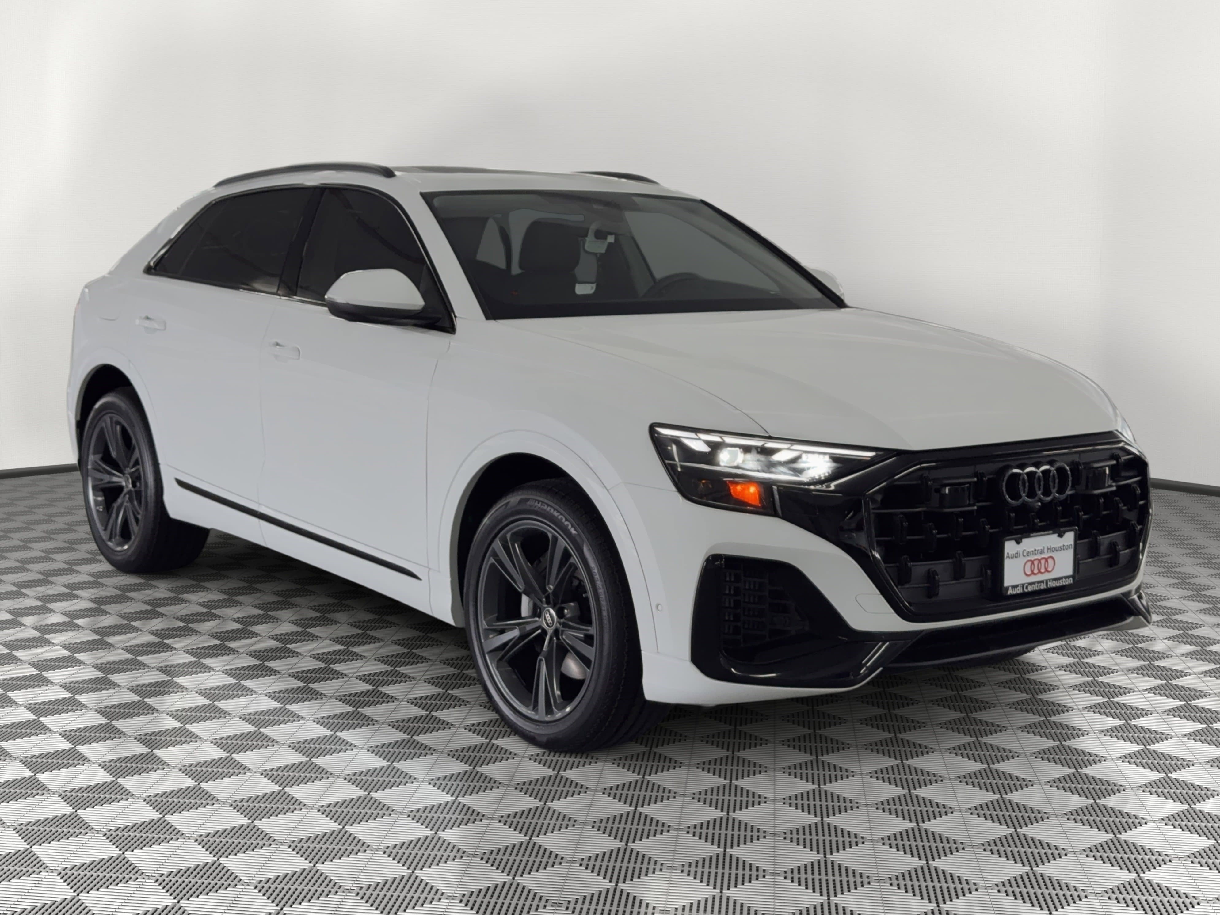 New 2026 Audi Q8 Premium image 7