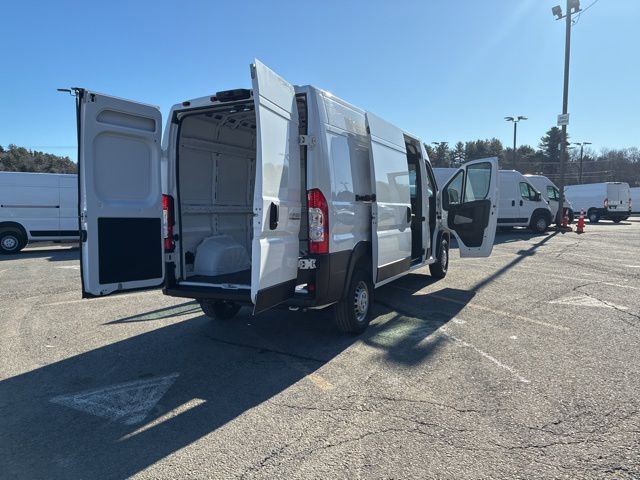 Used 2025 RAM ProMaster 2500 w/ Convenience Group image 11