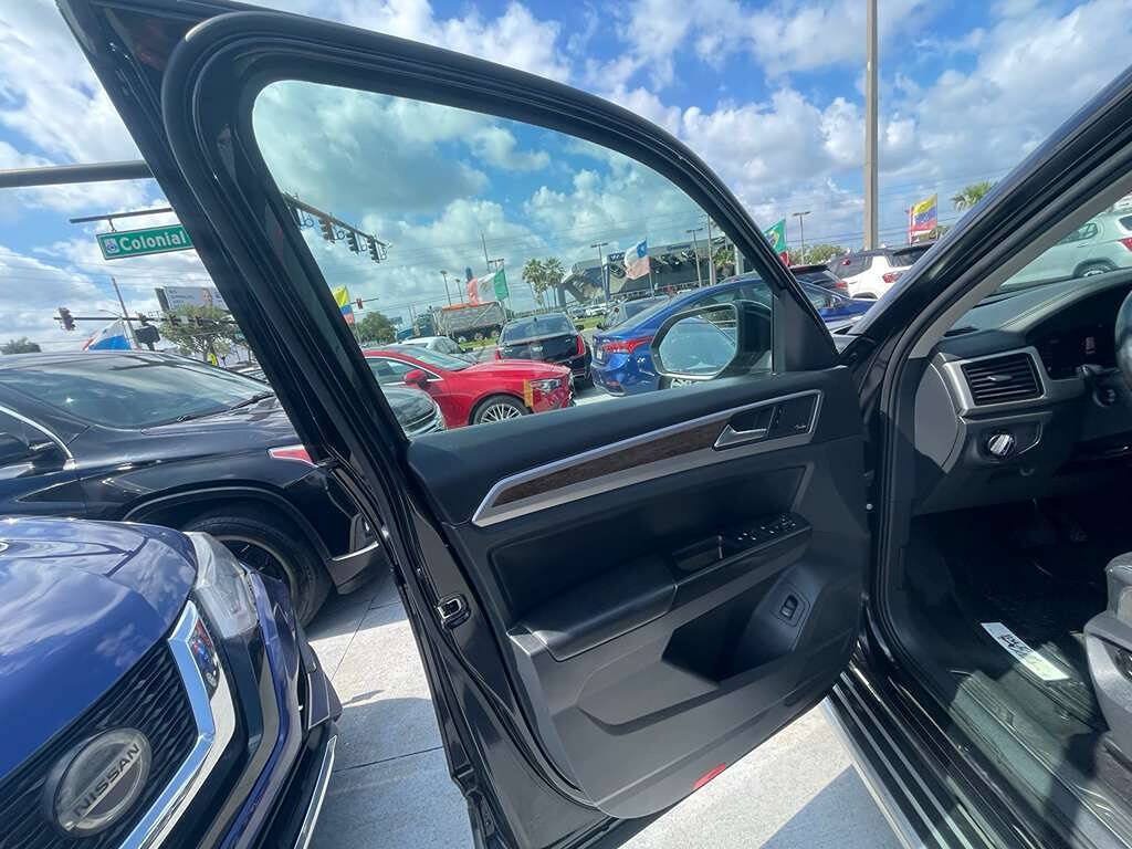 Used 2020 Volkswagen Atlas SEL R-Line AWD/4WD image 9