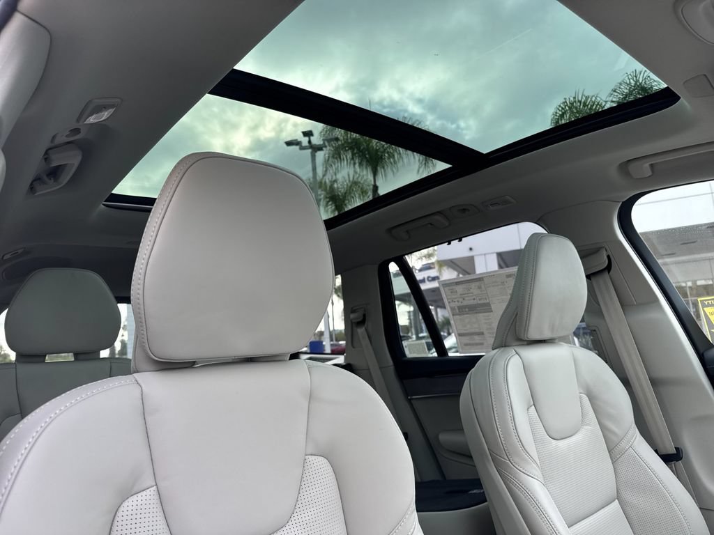 New 2026 Volvo XC90 T8 Ultra w/ Protection Package Premier AWD/4WD image 17