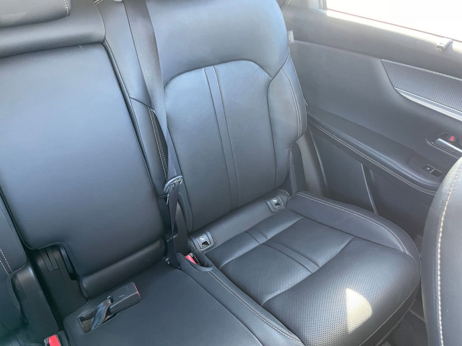 Used 2025 MAZDA CX-70 3.3 Turbo w/ Preferred Package AWD/4WD image 40