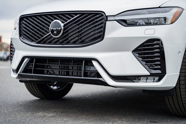 New 2026 Volvo XC60 B5 Plus w/ Protection Package Premier image 15