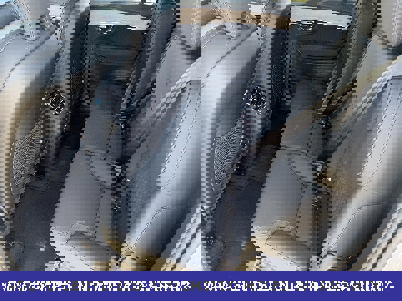 Certified 2025 Volvo XC90 B6 Plus image 30