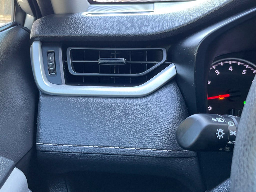 Used 2021 Toyota RAV4 XLE AWD/4WD image 15