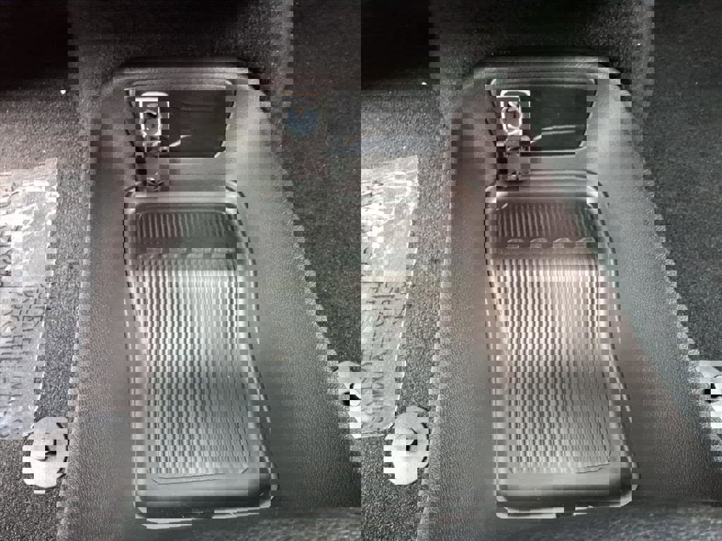 New 2026 Chrysler Pacifica Select image 13