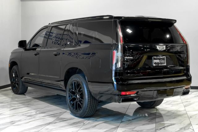 Used 2022 Cadillac Escalade ESV Sport Platinum w/ Heavy-Duty Trailer Package AWD/4WD image 16