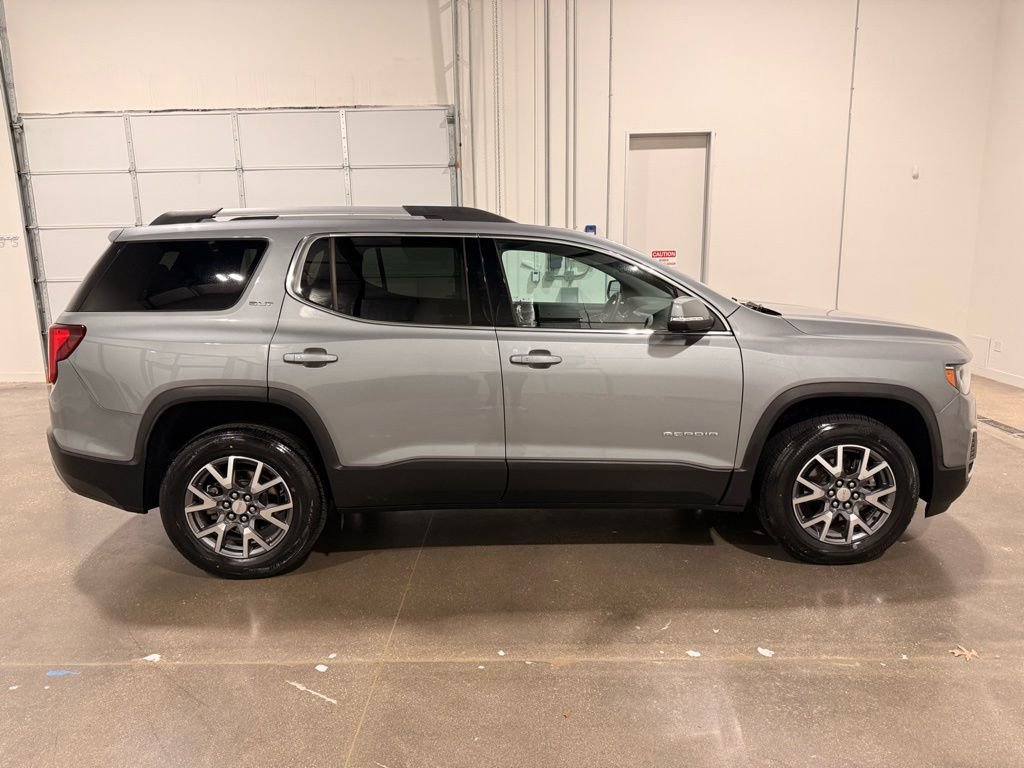 Used 2023 GMC Acadia SLT image 4