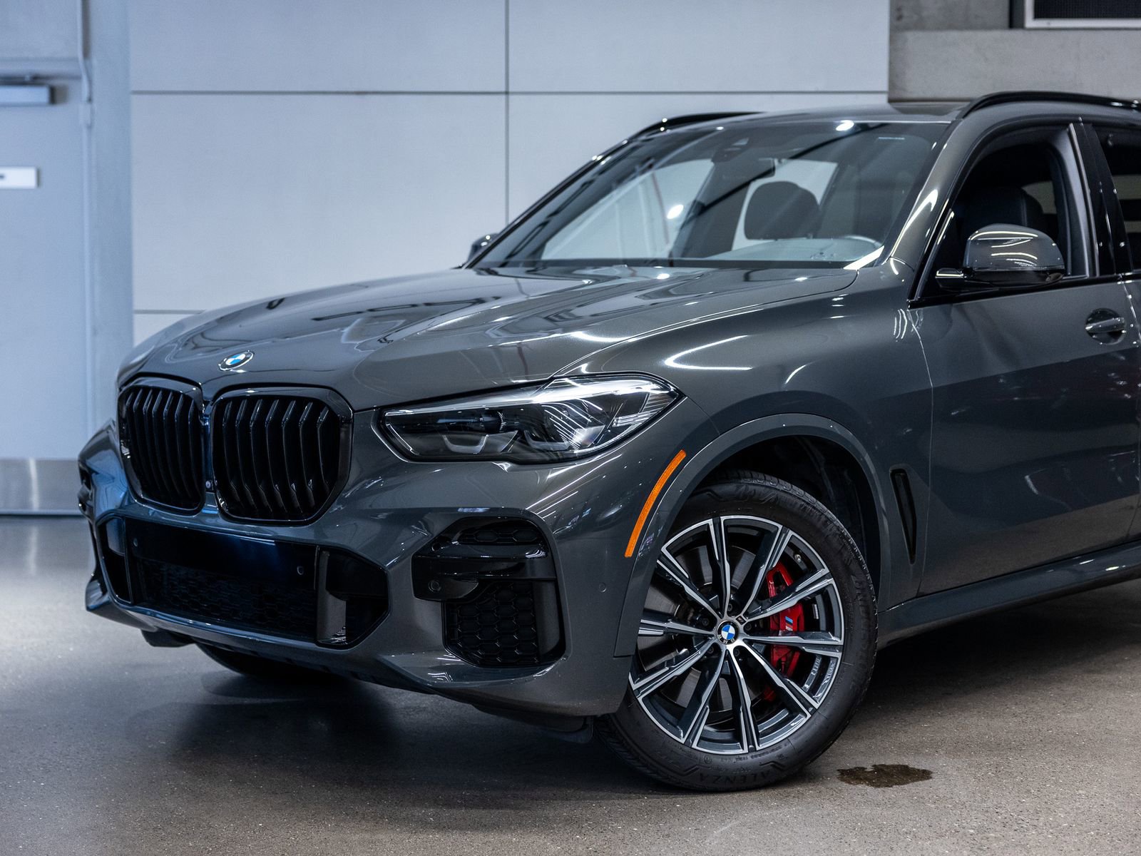 Used 2023 BMW X5 M50i w/ Climate Comfort Package image 20