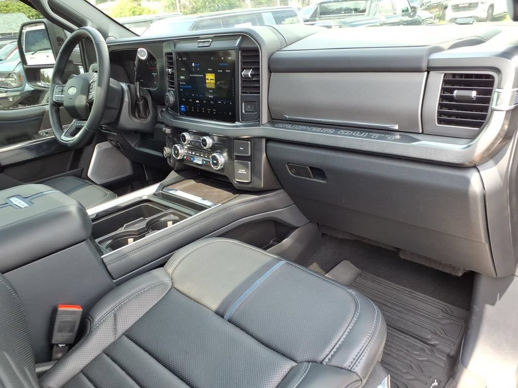 Used 2025 Ford F350 Platinum w/ FX4 Off-Road Package AWD/4WD image 11