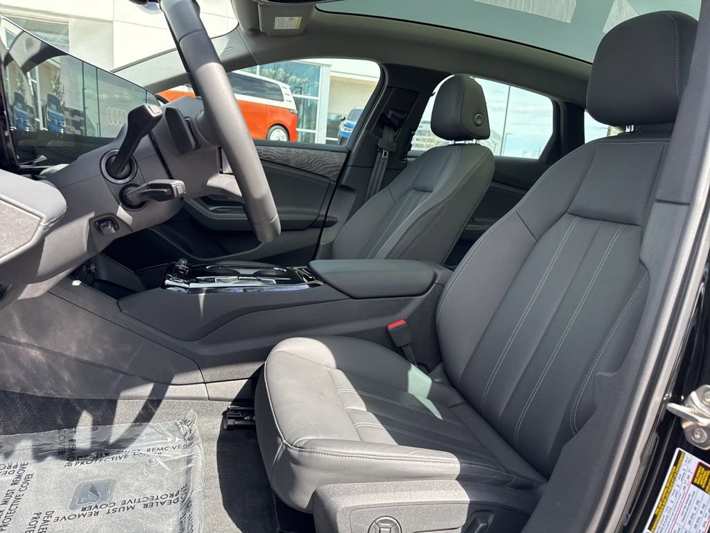 Used 2025 Audi A6 e-tron Premium Plus w/ Premium Plus image 9