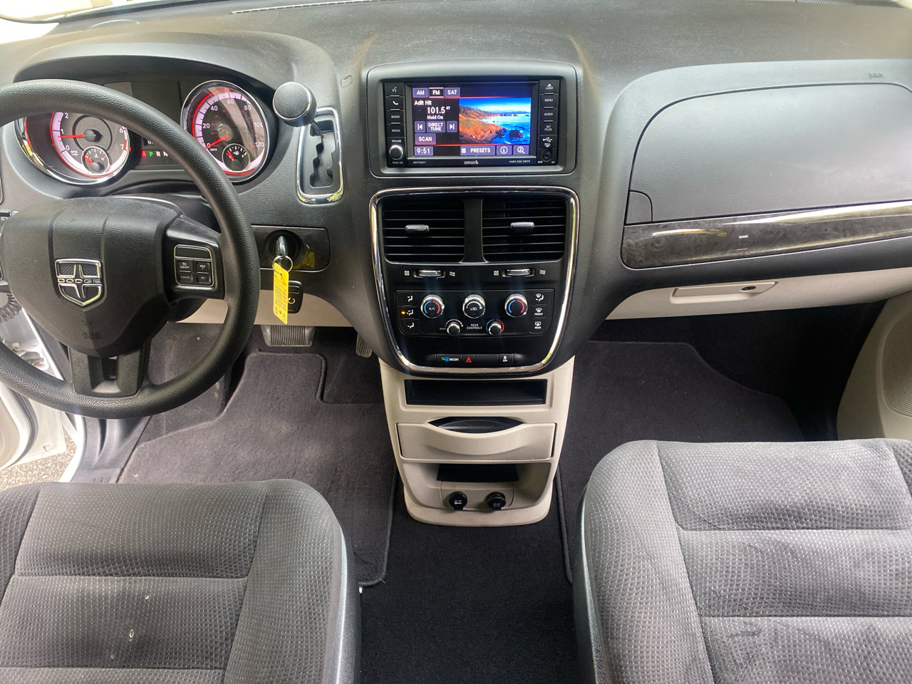 Used 2019 Dodge Grand Caravan SE w/ UConnect Hands-Free Group image 22
