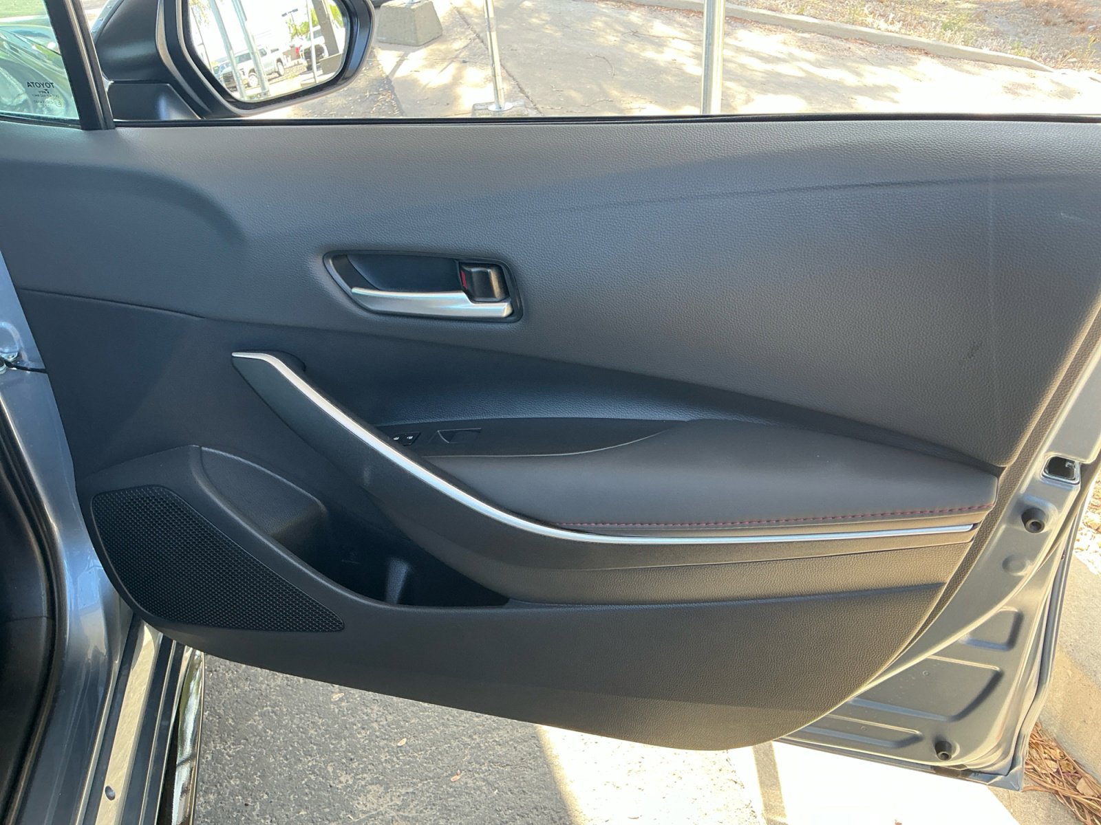 Certified 2025 Toyota Corolla SE FWD image 16