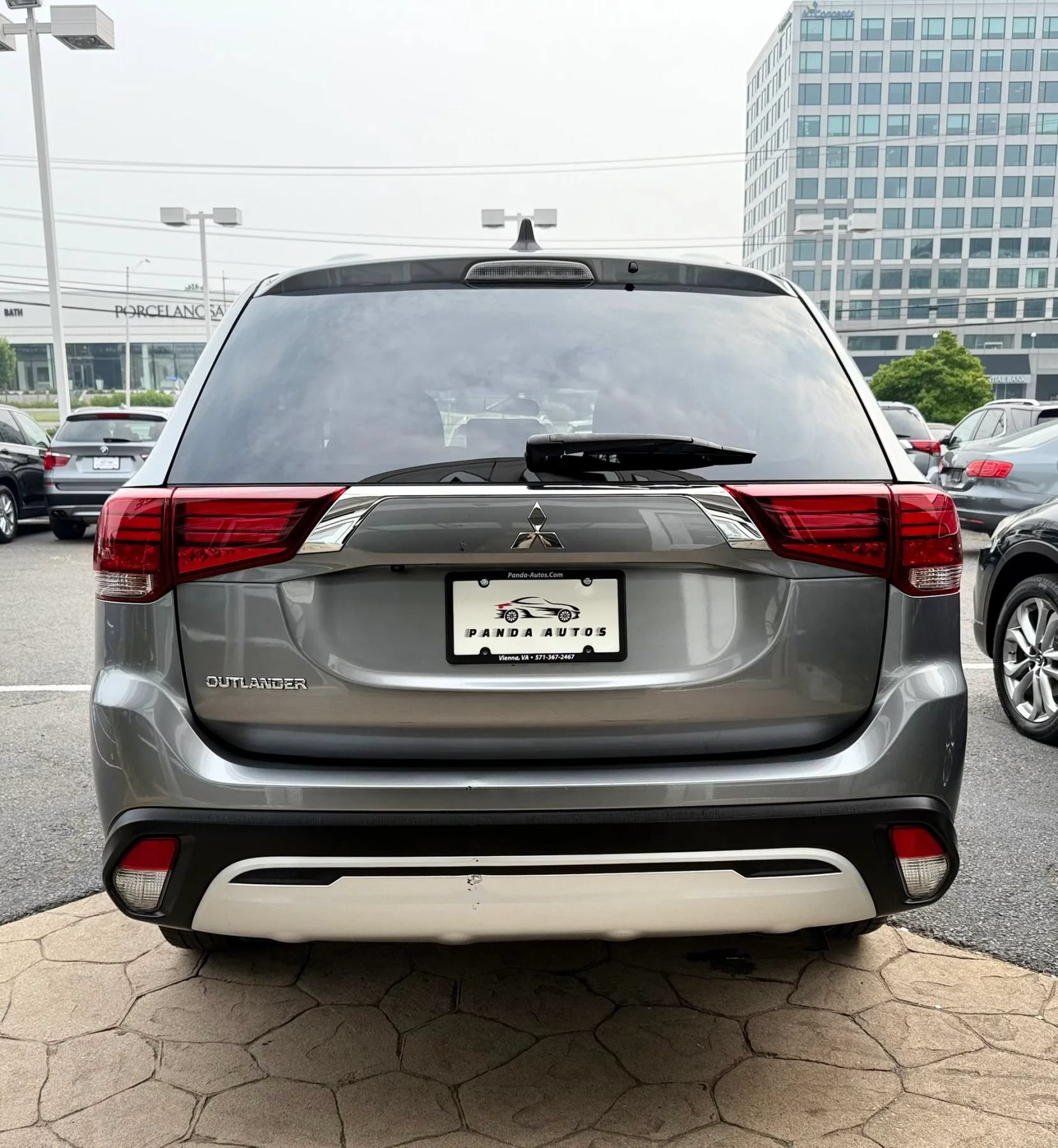 Used 2020 Mitsubishi Outlander ES FWD image 6