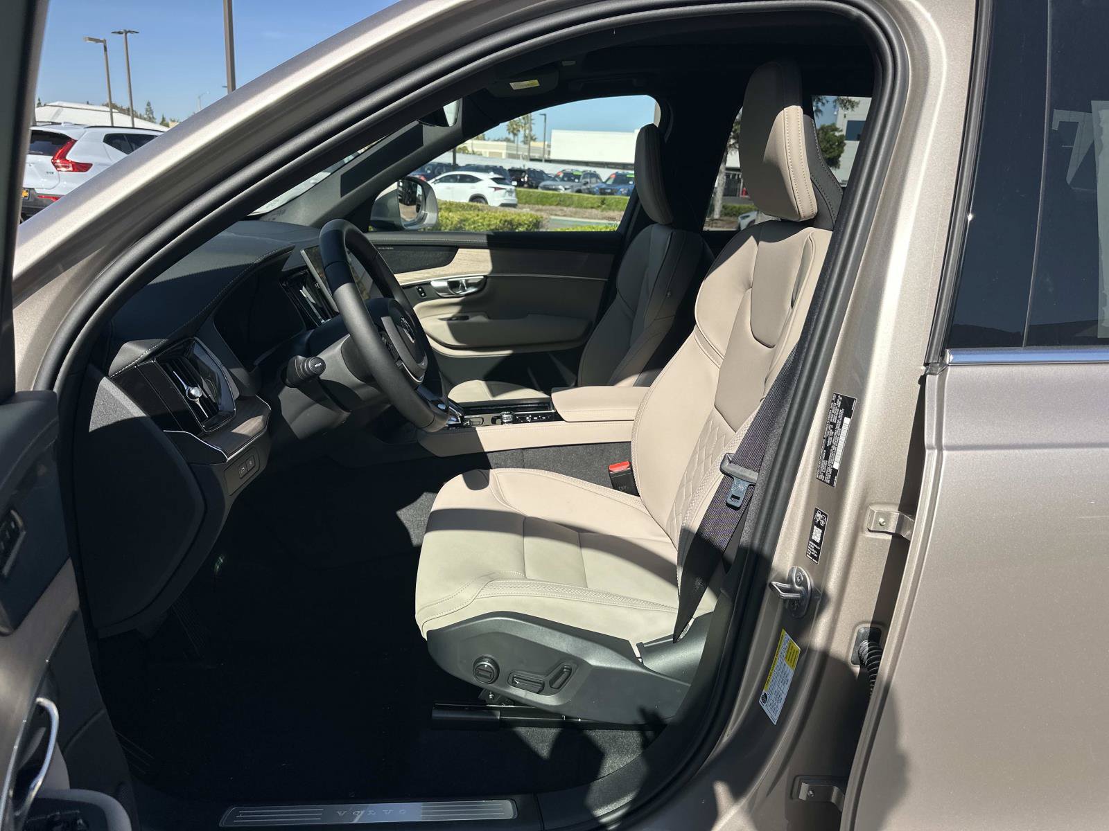 New 2026 Volvo XC90 T8 Plus AWD/4WD image 13