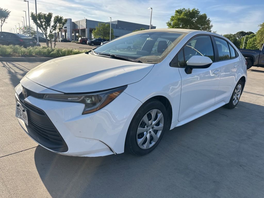 Used 2023 Toyota Corolla LE image 1
