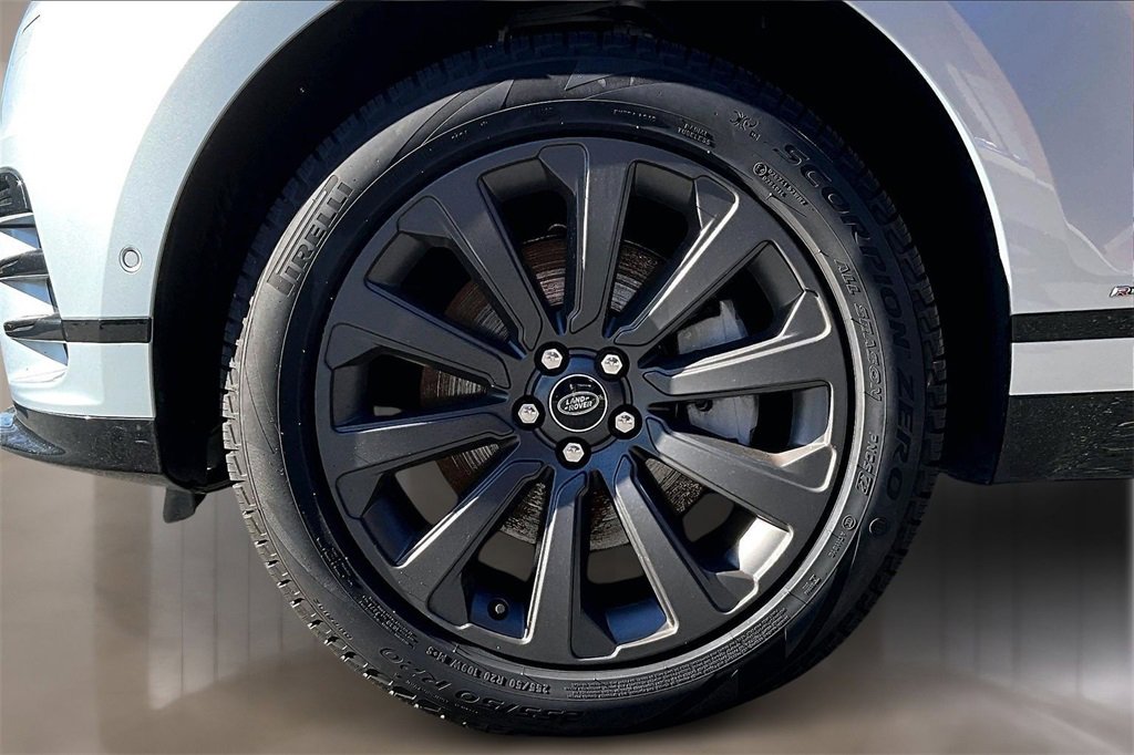 Used 2021 Land Rover Range Rover Velar R-Dynamic S image 32