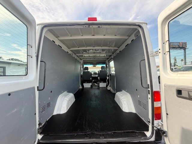 Used 2003 Dodge Sprinter 2500 RWD image 18