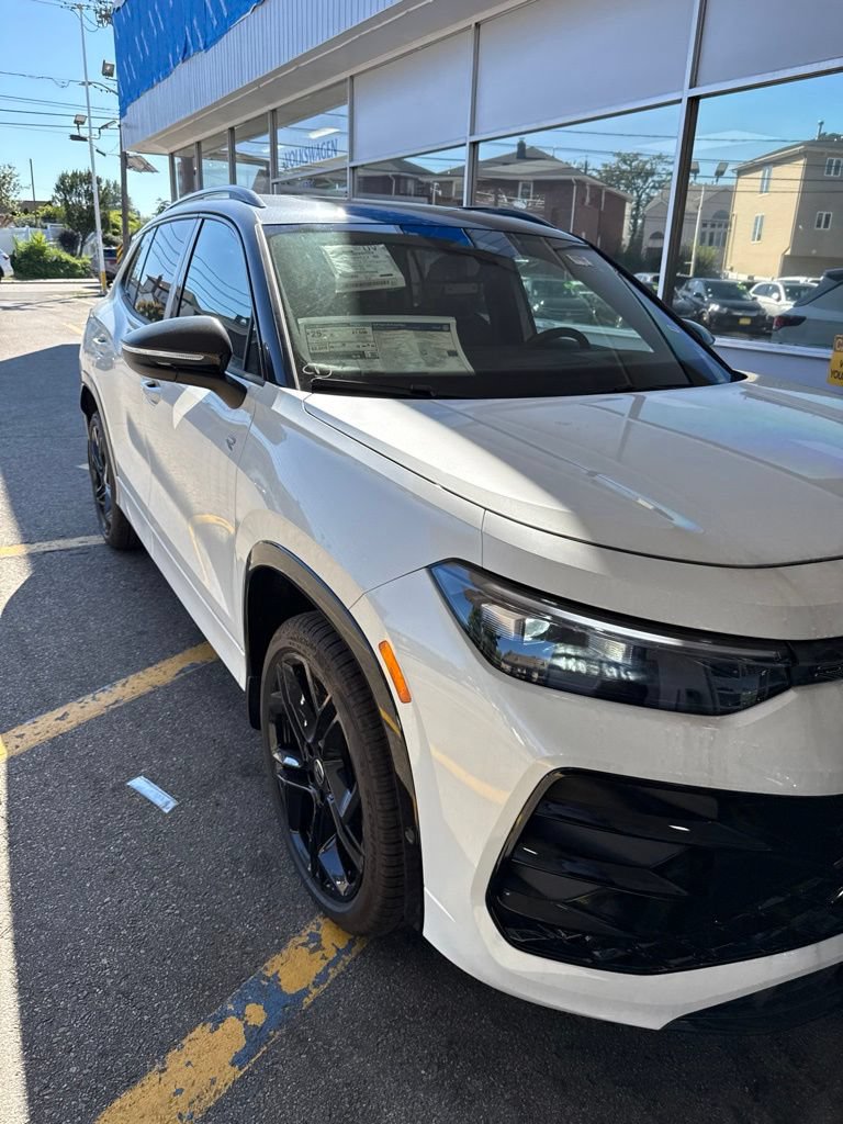 New 2026 Volkswagen Tiguan SE R-Line AWD/4WD image 3
