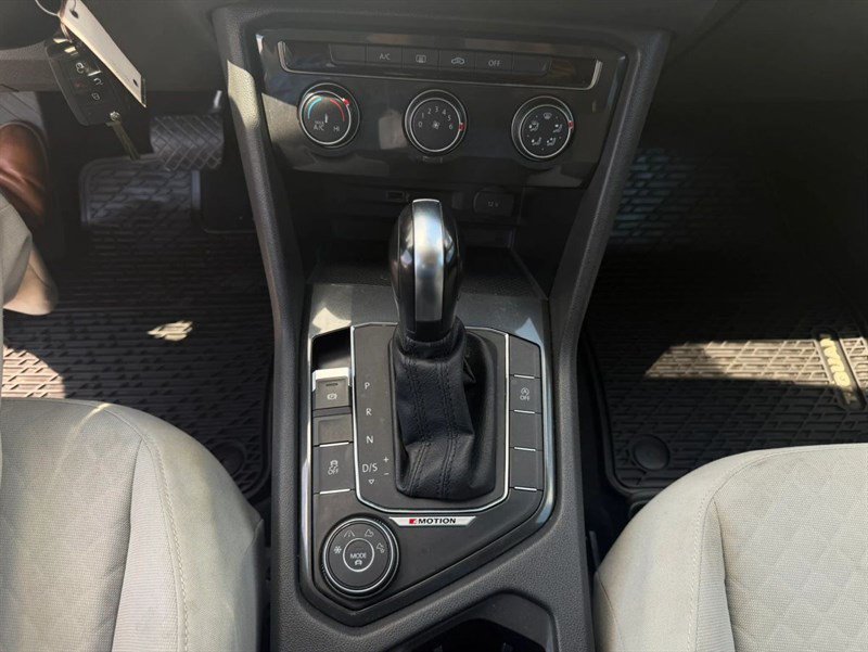 Used 2018 Volkswagen Tiguan S AWD/4WD image 13