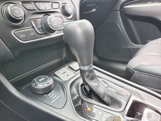 Certified 2022 Jeep Cherokee Limited AWD/4WD image 22