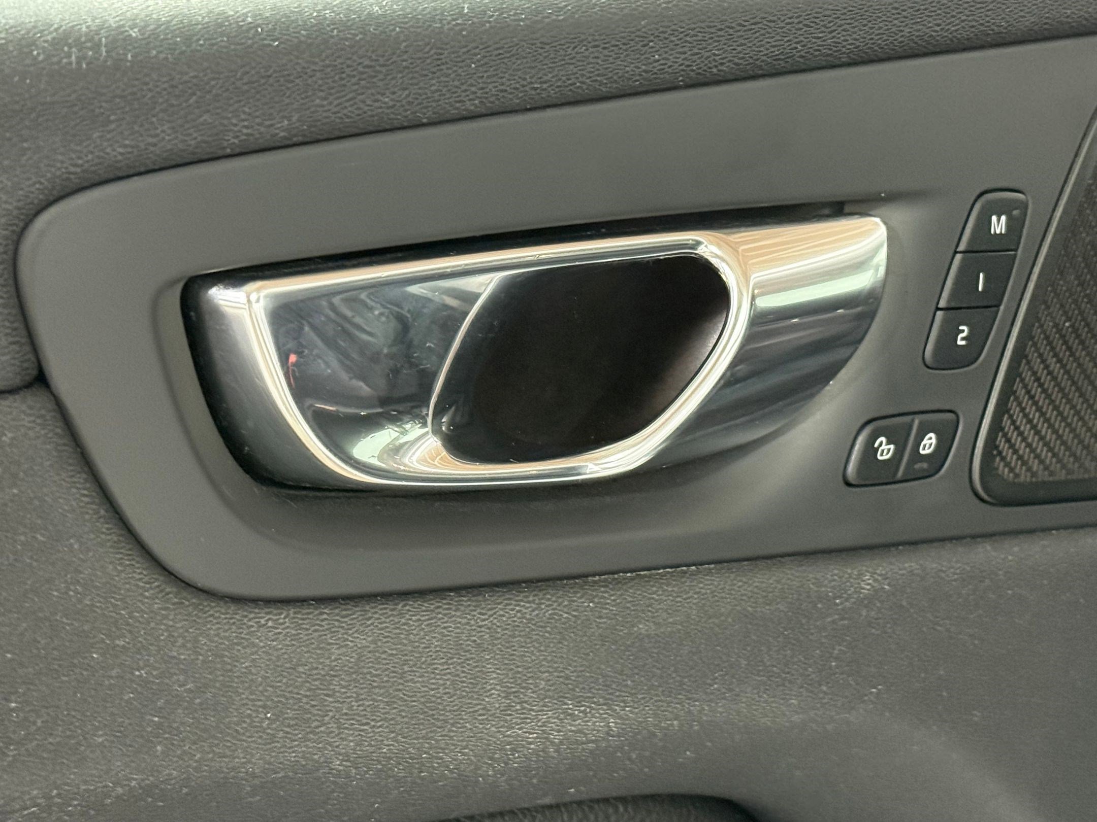 Used 2019 Volvo XC60 T5 Inscription w/ Protection Package Premier image 20