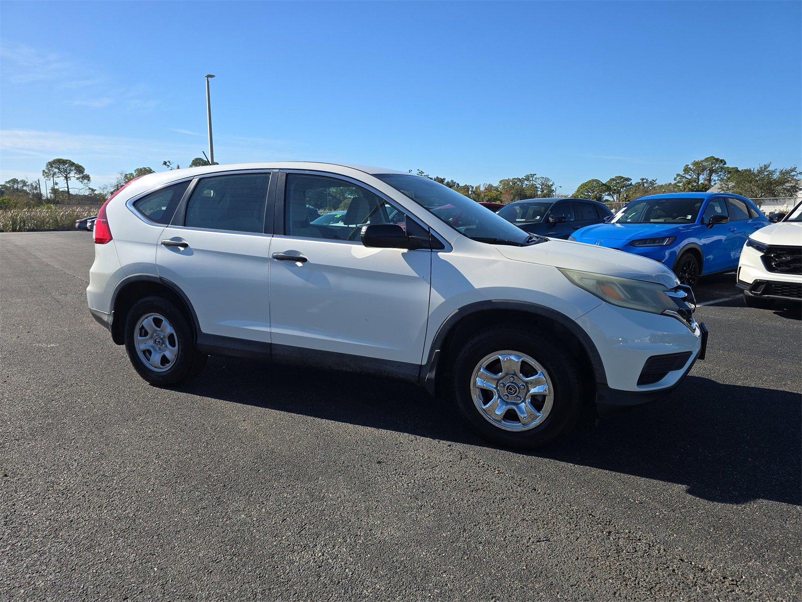 Used 2016 Honda CR-V LX image 2
