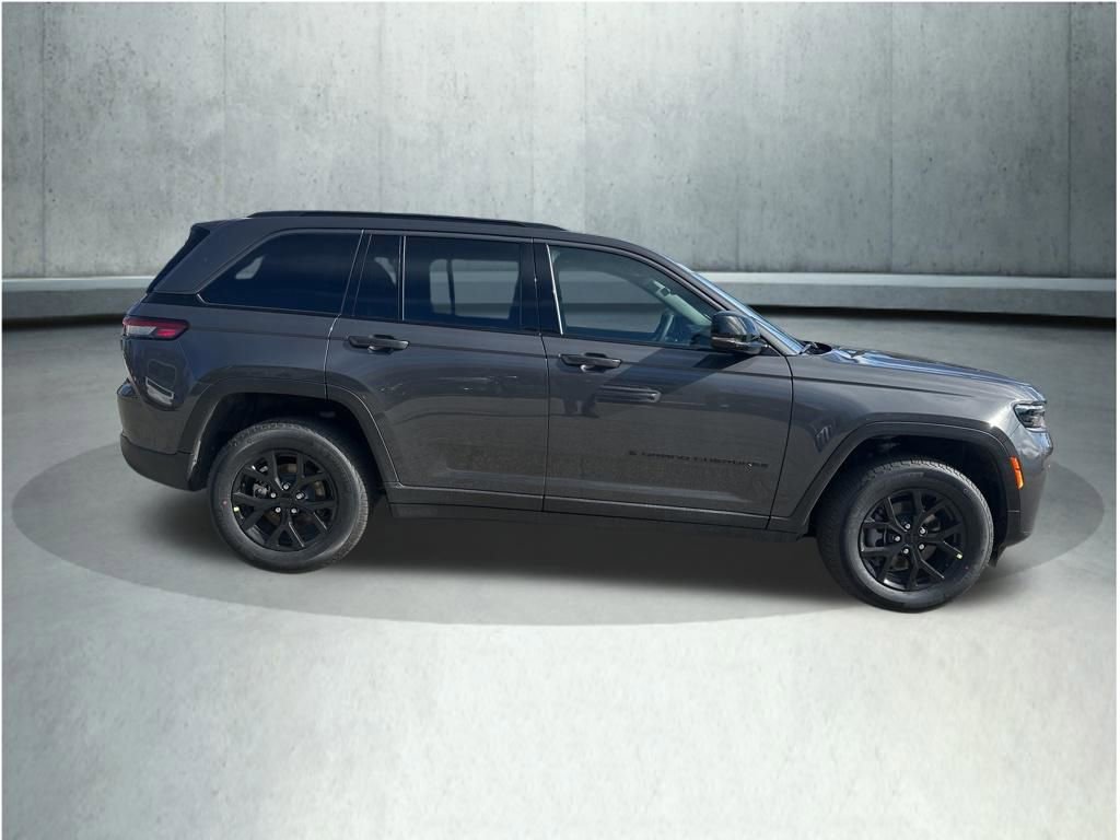 New 2026 Jeep Grand Cherokee Laredo image 6