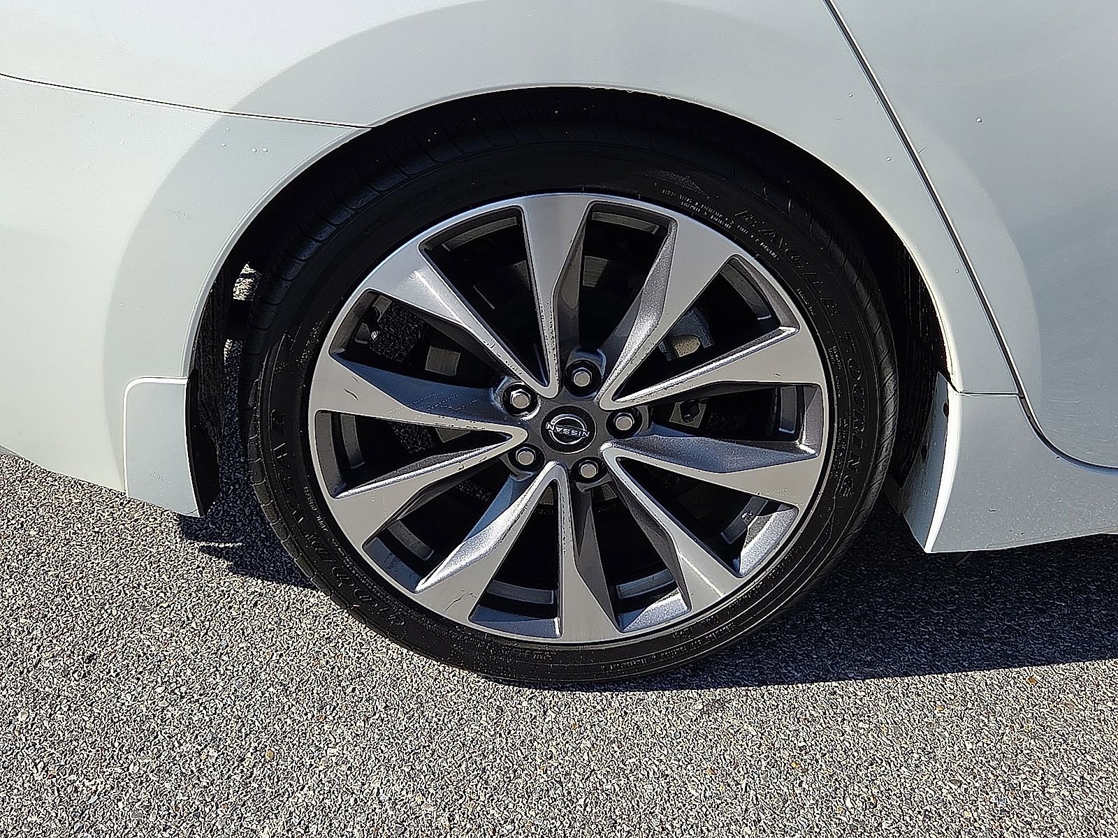 Used 2023 Nissan Maxima Platinum w/ Sport Mat Group FWD image 7