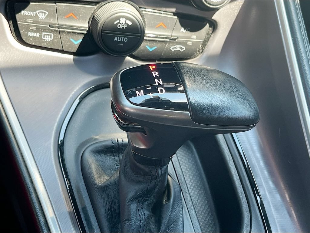 Used 2022 Dodge Challenger SXT RWD image 16