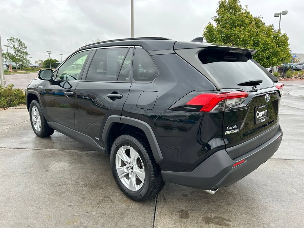 Used 2020 Toyota RAV4 LE w/ Carpet Mat Package AWD/4WD image 5