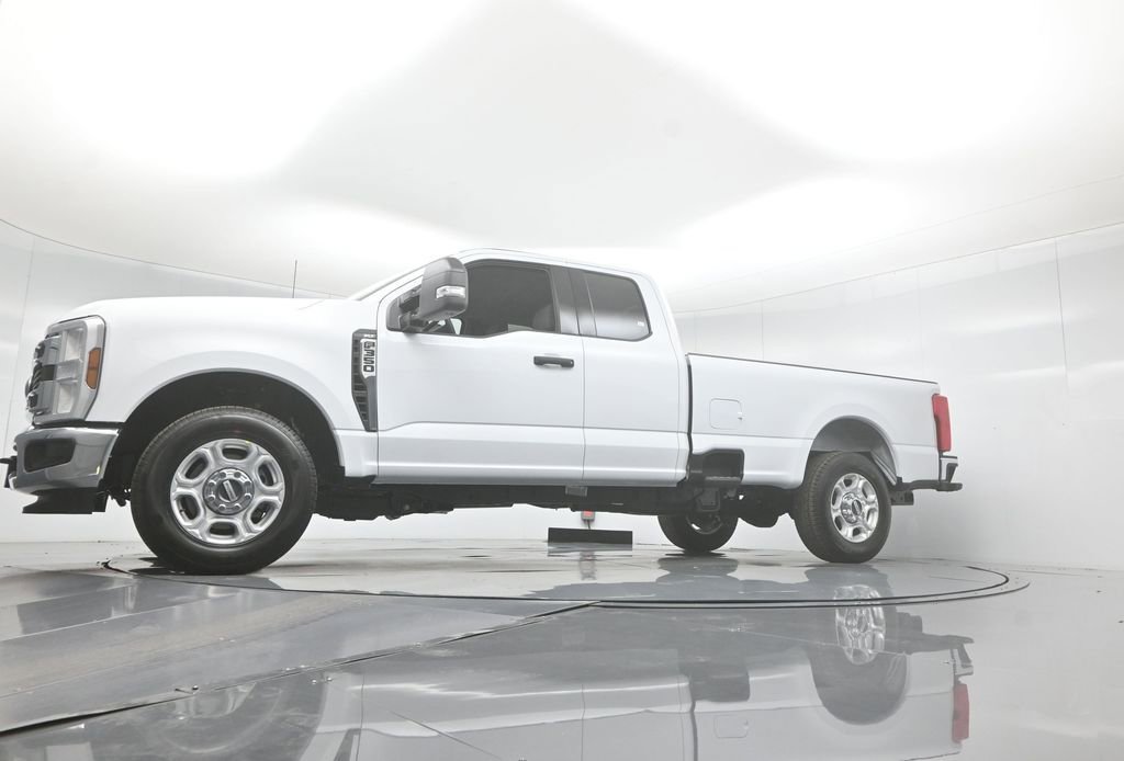 New 2026 Ford F350 XLT image 48